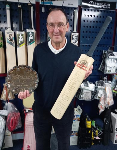 Chris-Tavare-Kent-Cricket-heritage-trust-memorabilia-kcht-benefit-bat-donation